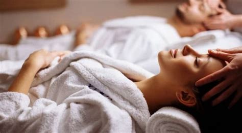 Massage sensuel complet du corps Massage érotique Maman